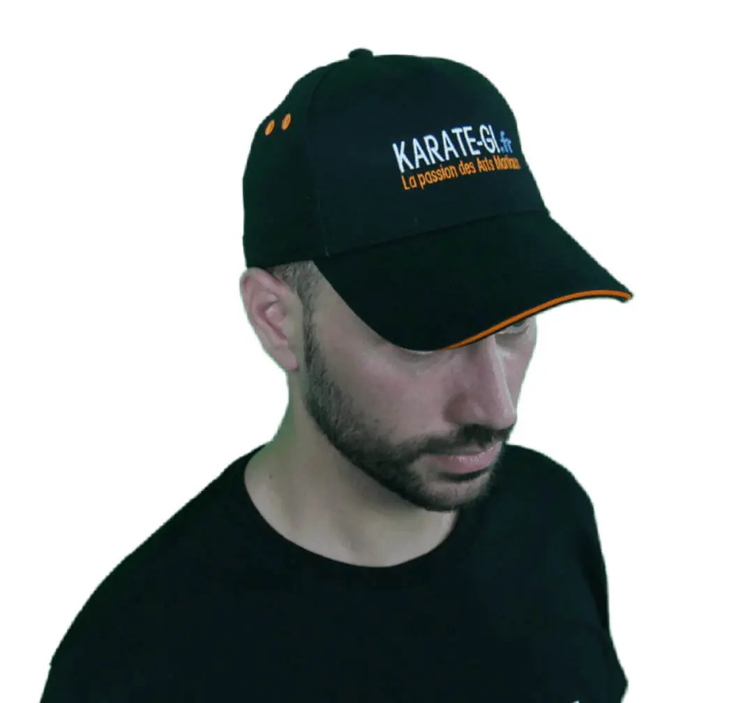 kappe-karate-gi-brodee-orange-sicht-oben-vorne-rechts-vincent