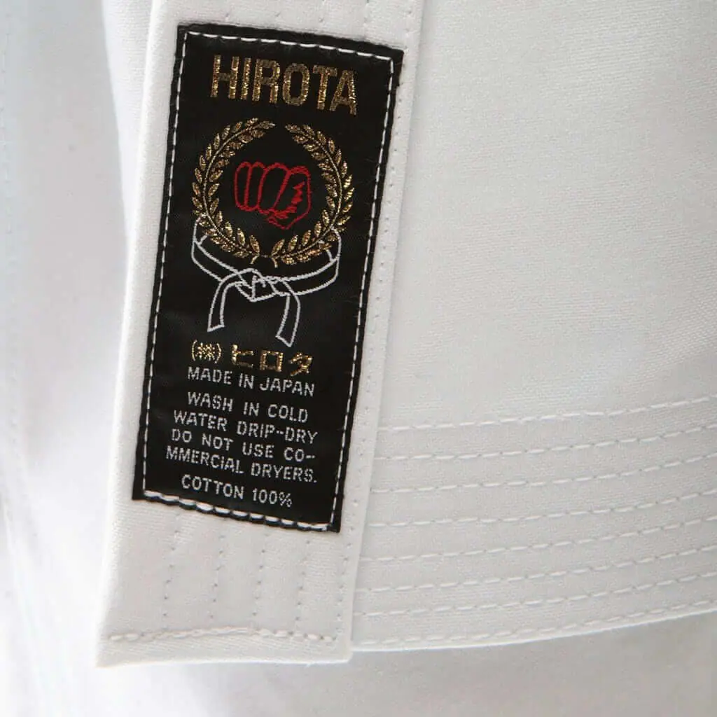 Karate-Gi Hirota TAKUMI for KATA - nach Maß 4 kimono-karate-gi-hirota-etikett