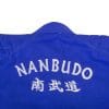 Offizieller Karateanzug Nanbudo von Fuji Mae 15 kimono-karate-gi-nanbudo-official-fujimae-veste-bleue-broderie-nuque