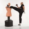 schaufensterpuppe-big-bob-xl-century-high-kick-auf-karate-gi